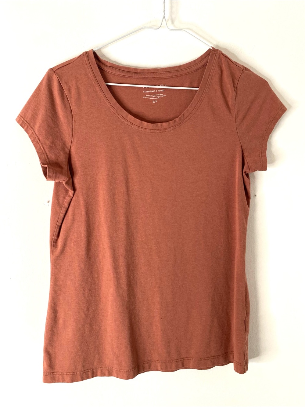 Tahari Essentials Rust Modal Blend Scoop Neck T Shirt Soft Stretch Basic Tee